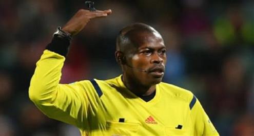 "كاستاني" حكم مباراة الأهلي والساورة.. شاهد على واقعة "قميص" أزارو.. ومفتاح "الثأر" من غانا